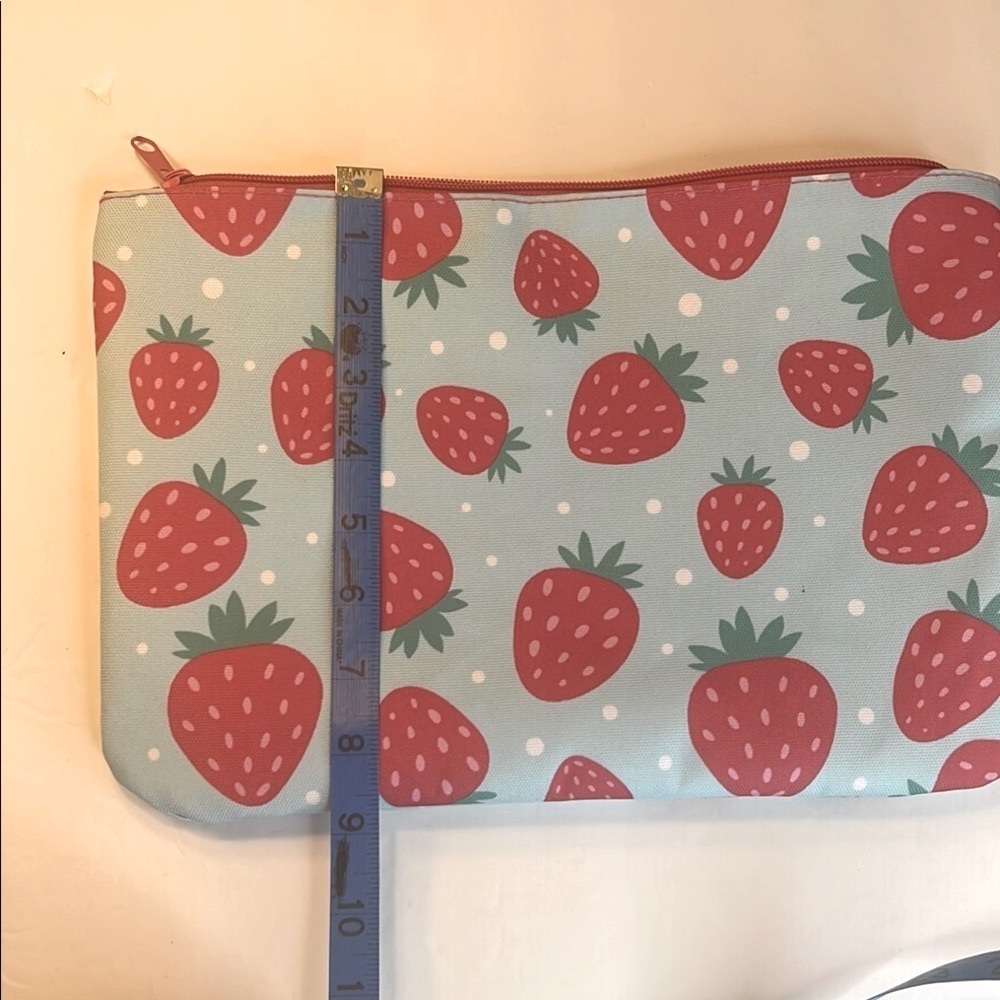 🍓Strawberry Print Wristlet Cosmetic Pouch Clutch Baby Blue and Pink - Picture 6 of 11